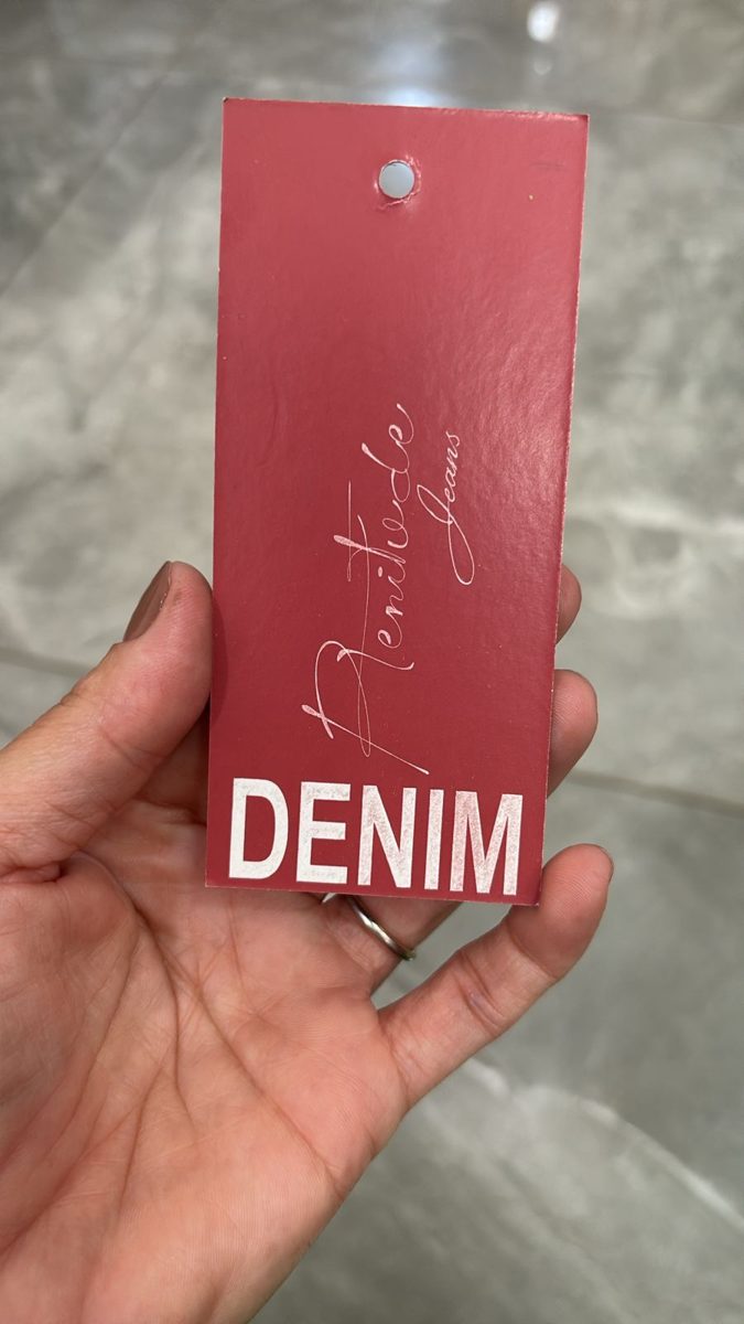 Hang Tag — Tag de Cartão Personalizada